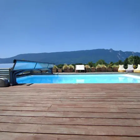 Omm Heated Pool Sauna * Viviers-du-Lac