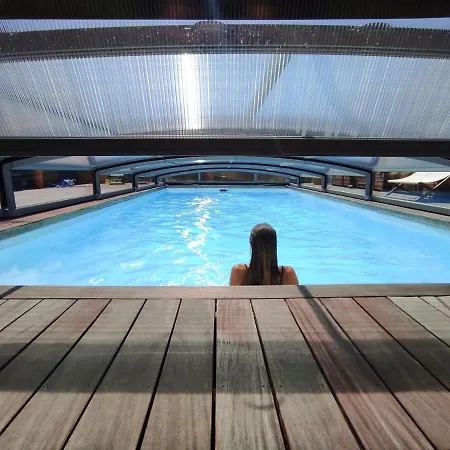 Omm Heated Pool Sauna * Viviers-du-Lac